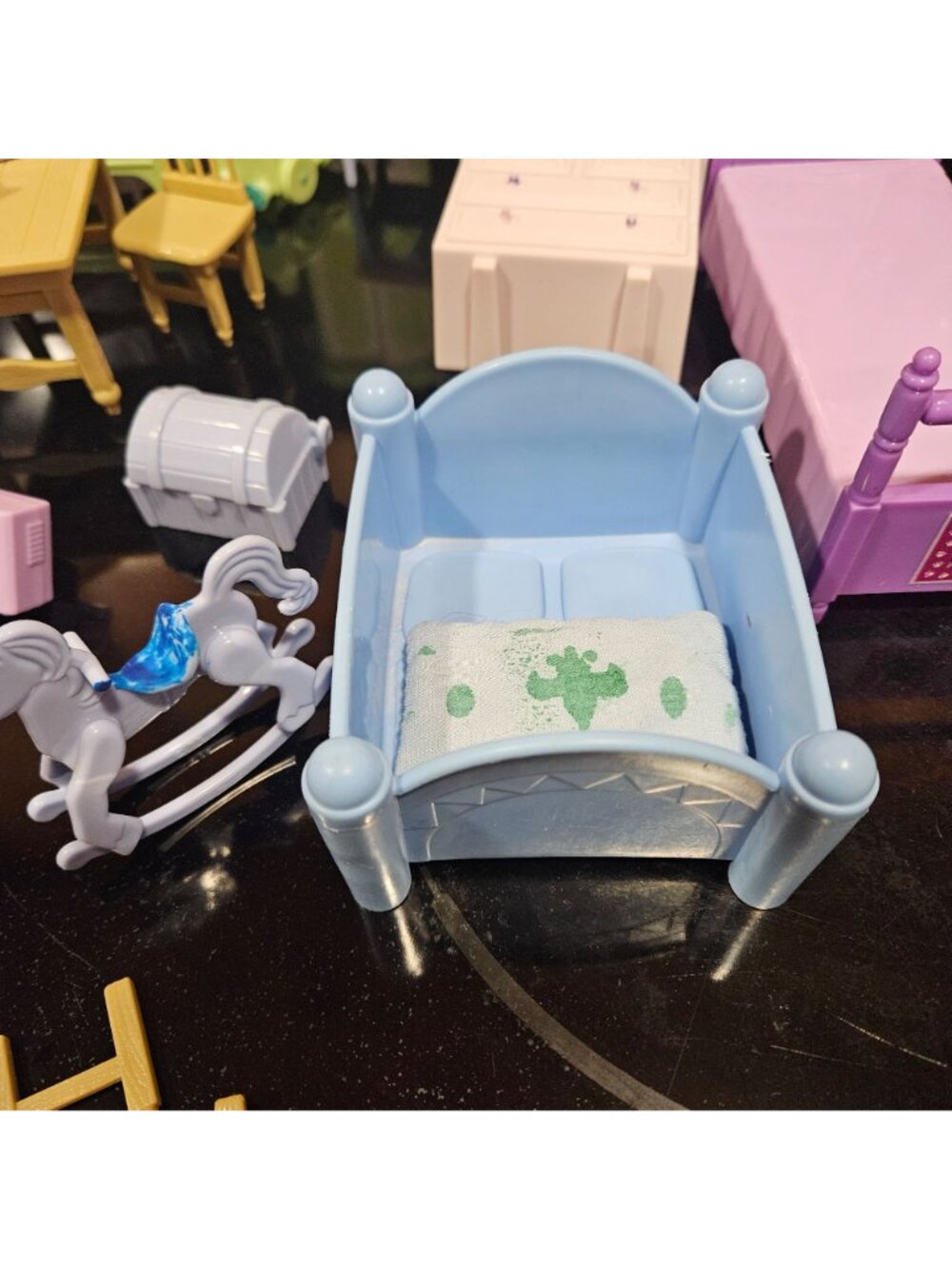 Plastic Dollhouse Furniture Miniature Plastic Bedroom Kitchen Living Room - Picture 10 of 16